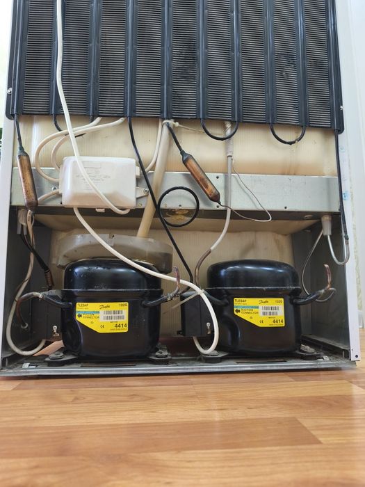 Холодильник Indesit