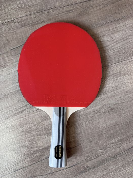 Paleta tenis de masa Razer cu fete Sanwei si rainbow