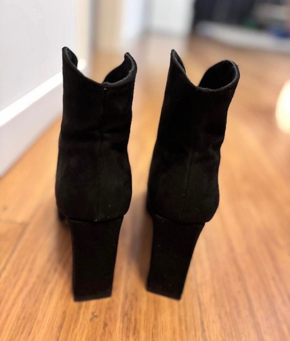 Botine cu varf metalic marimea 38, imitatie de piele