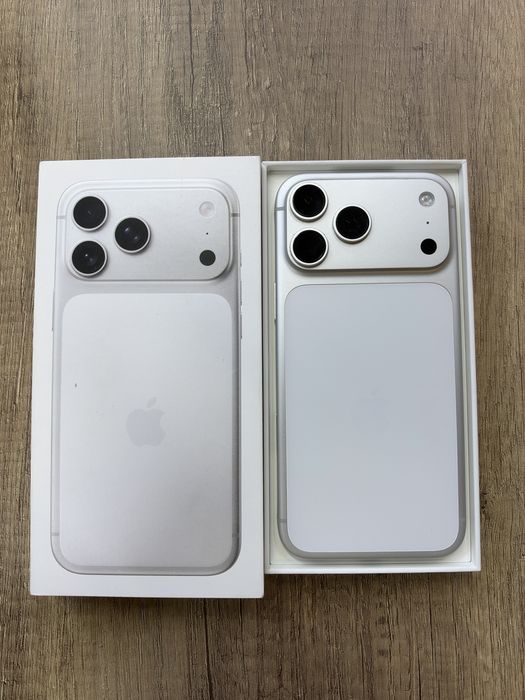IPhone 17 Pro Max Silver