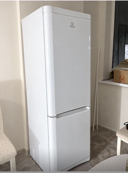 Холодильник Indesit б/у — в идеальном состоянии