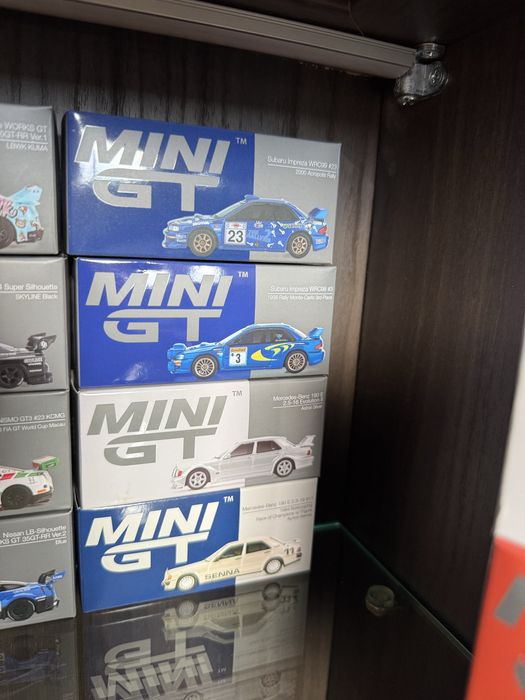 Продават се моделите 1:64  MiniGt PopRace Inno64 AutoArt