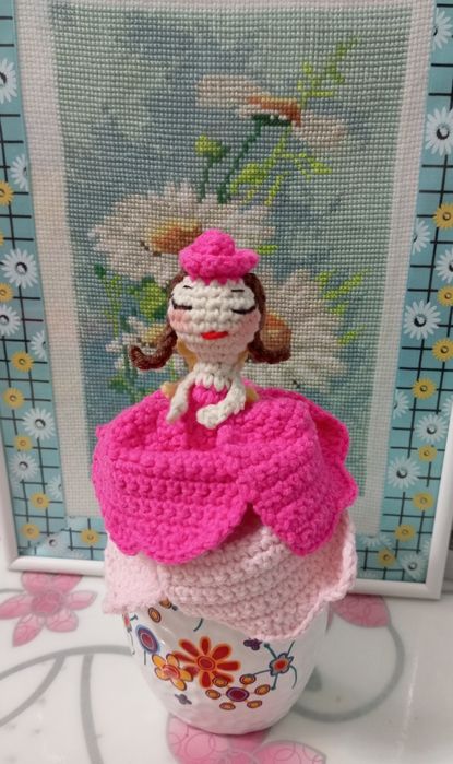 Девочка в цветке