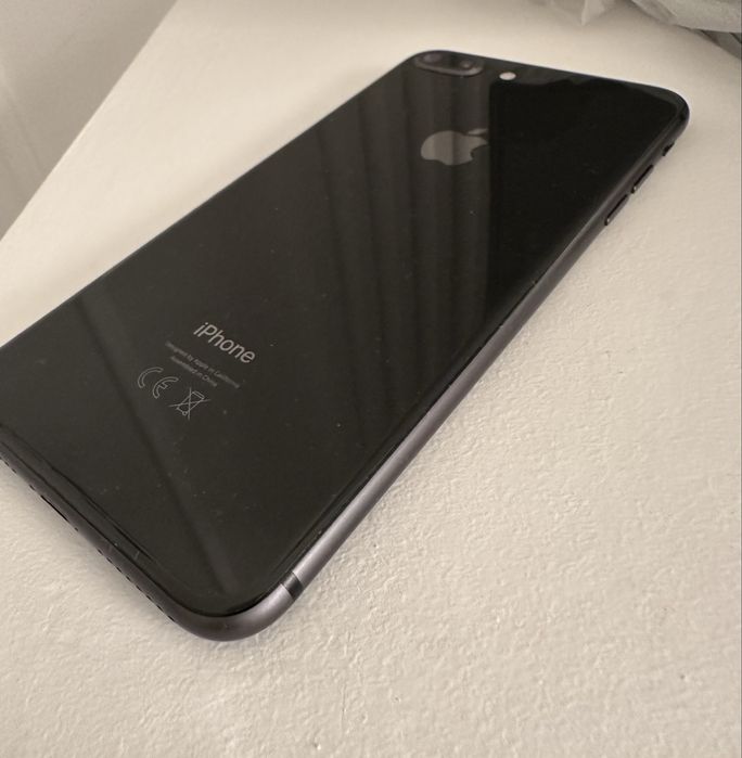 iphone 8 plus 64 GB