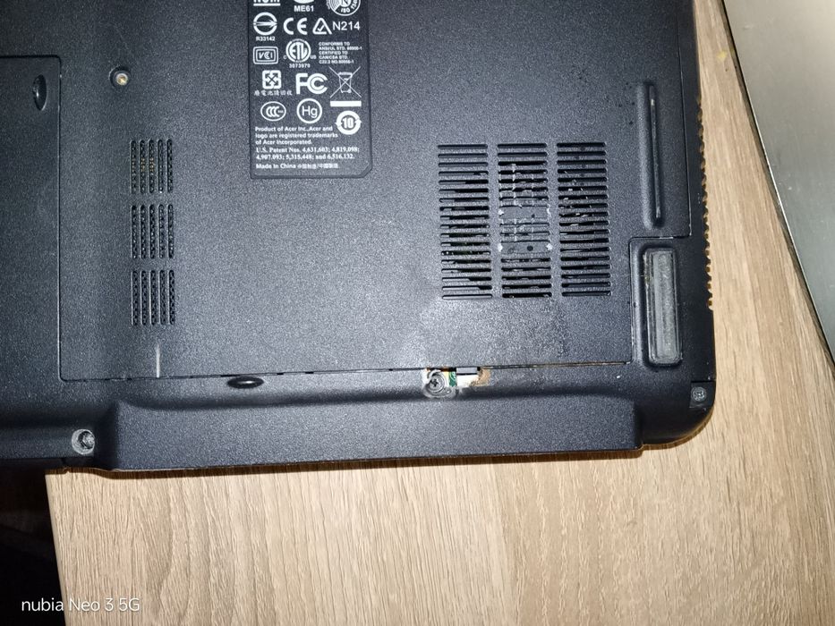 Vand laptop Acer extesna 5220 cu un mic defect