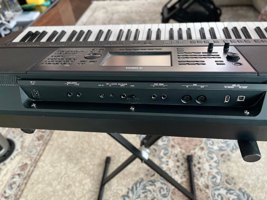 Синтезатор Yamaha PSR SX-700