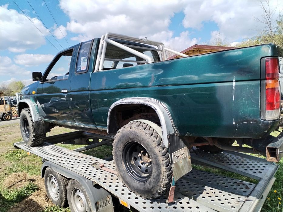 Bena lada nissan navara d21