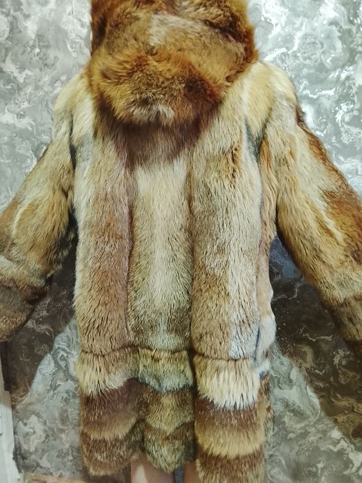 Продам шубу Лиса 30000