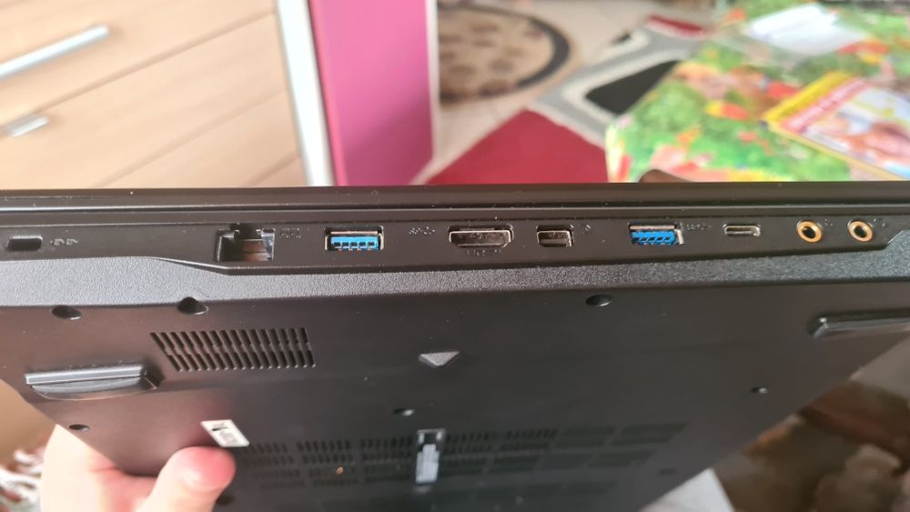 Laptop Gaming MSI GF72-8RE i7 8750H 4.1GHz, GTX 1060, 16GB, 1TB/128GB