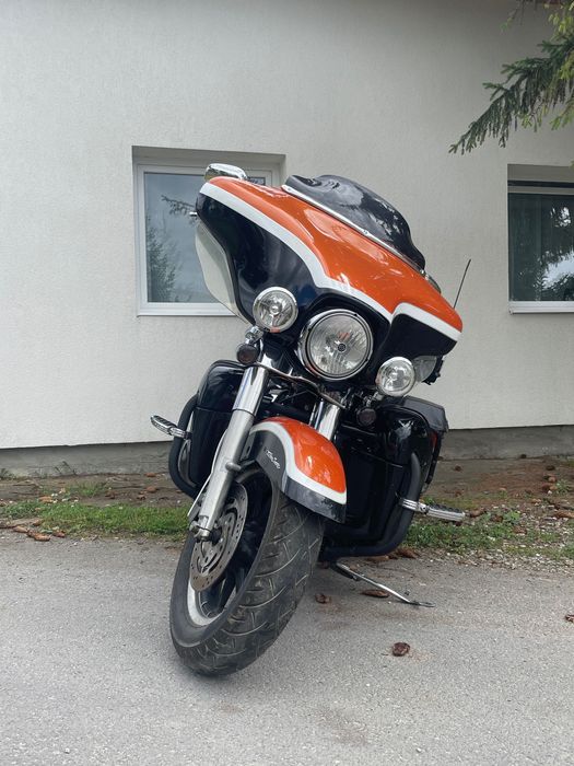 Motocicleta Harley Davidson FLHTCUI