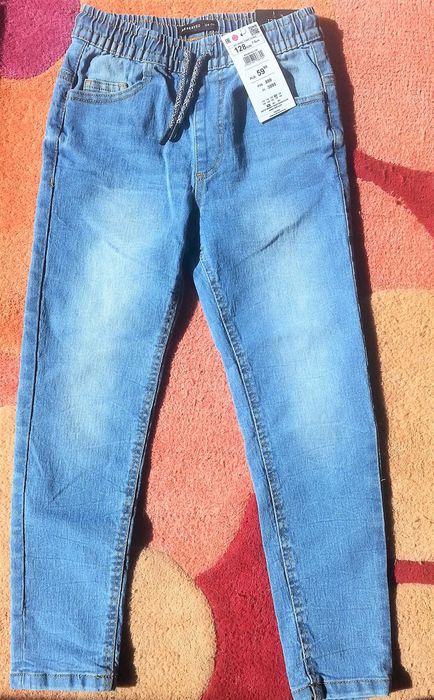 Нови Детски Дънки Reserved 128см