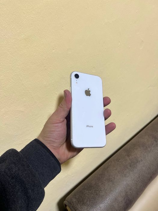 iphone xr 64 gb naxt srocna
