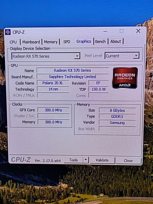 PC Gaming I7 10700K. Monitor 32  și birou gaming