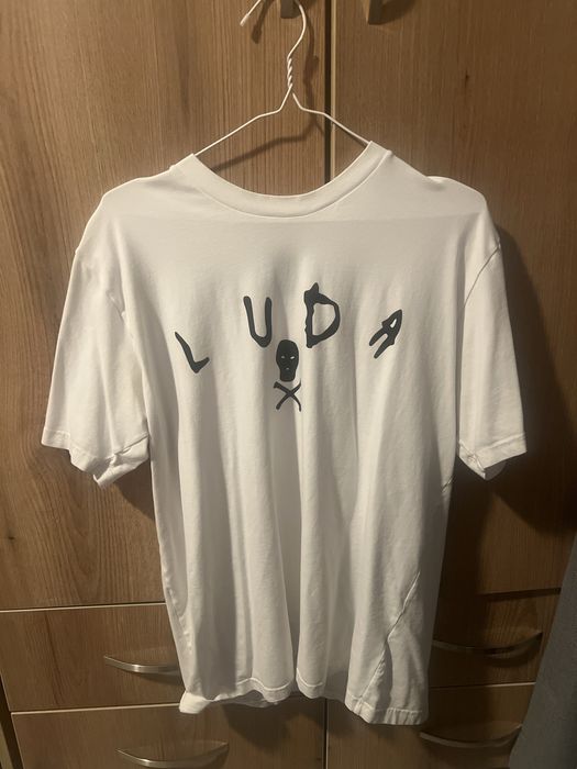Тениска Luda много запазена!