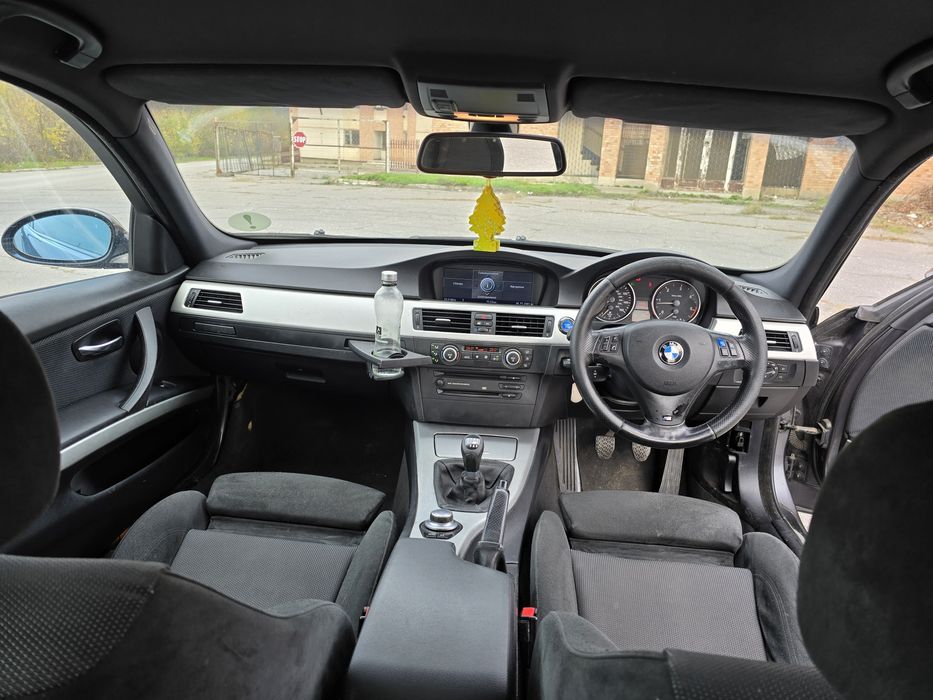 Dezmembrez bmw e90 320d