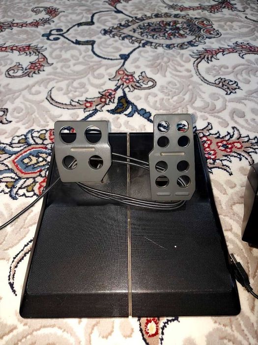 Руль игровой Logitech