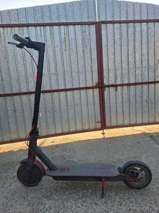 Trotinetă electrică Xiaomi si Hoverboard