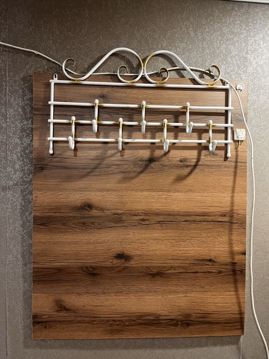 Вешалка настенная