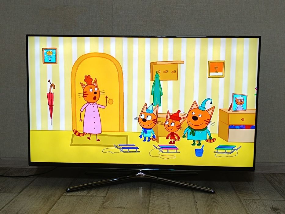 Samsung Smart TV,  123см .