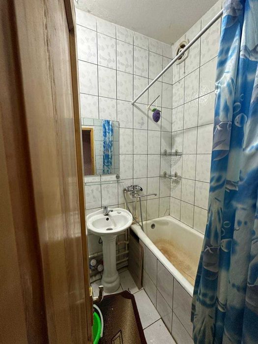 Арзон нархда 2 хонали квартира 3 каватда сотилади 6 микрн