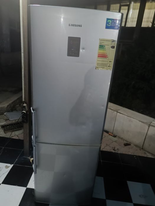 Продам холодильник и всё что на фото