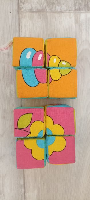 Книга и кубики для малыша