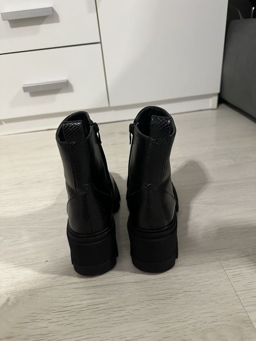 Дамски боти.