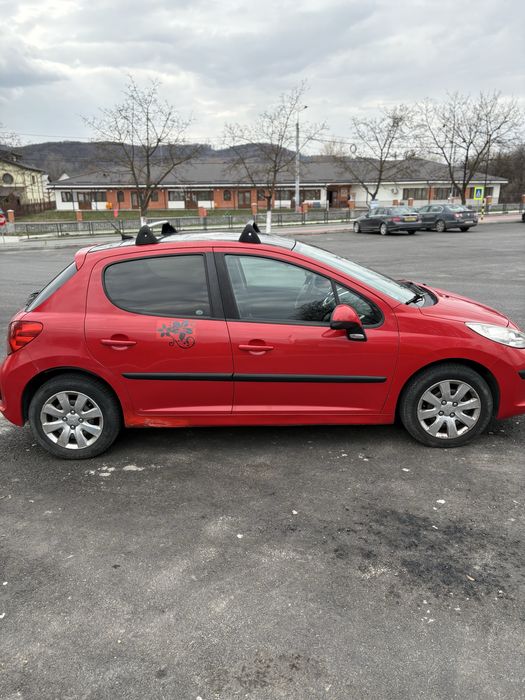 Vând Peugeot 207