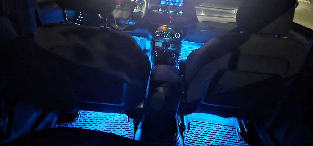 Ford Focus Mk4 - Осветление в краката
