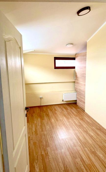 Inchiriez spatiu comercial (156mp- mansarda)