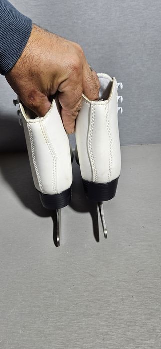 Patine 3090 gheata patinaj artistic American   marime  30 (19    cm lungime interioara).