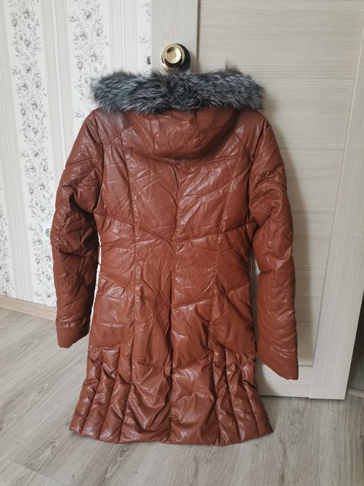 Продам зимнию женскую куртку
