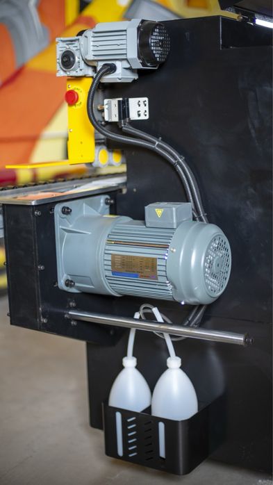 Кромкооблицовачный станок RM280Y пригуфовкой