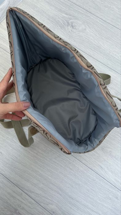 Продам переноску для маленькой собачки