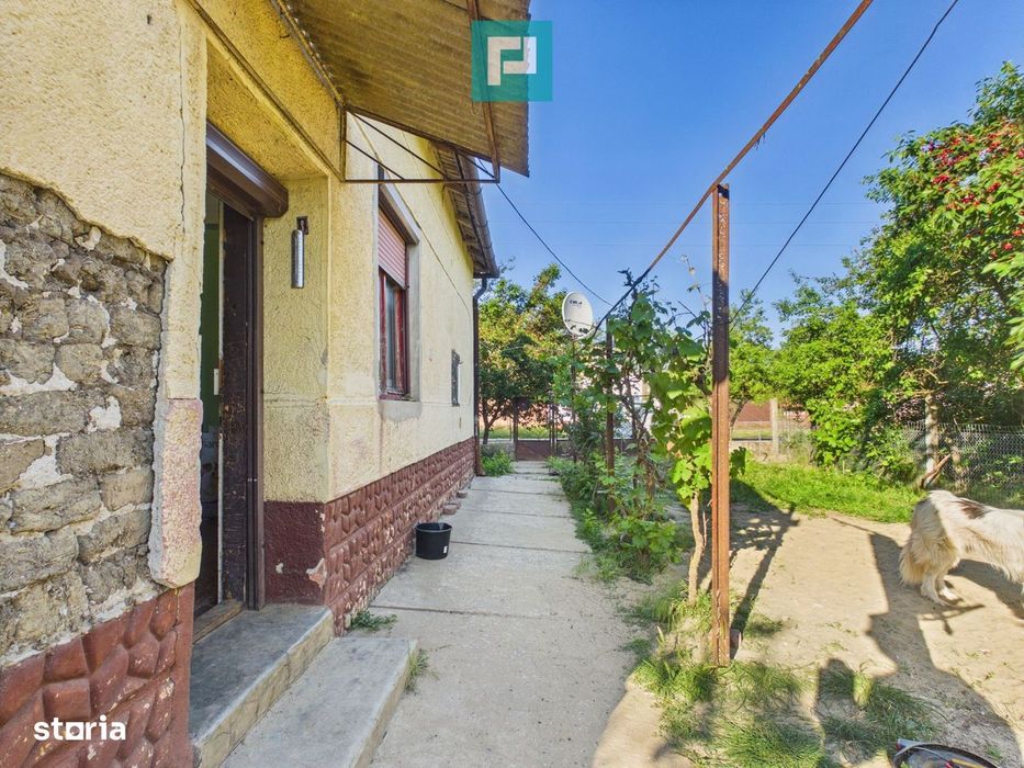 Casă cu 3 camere și 2646 mp teren în Dombegyhaz