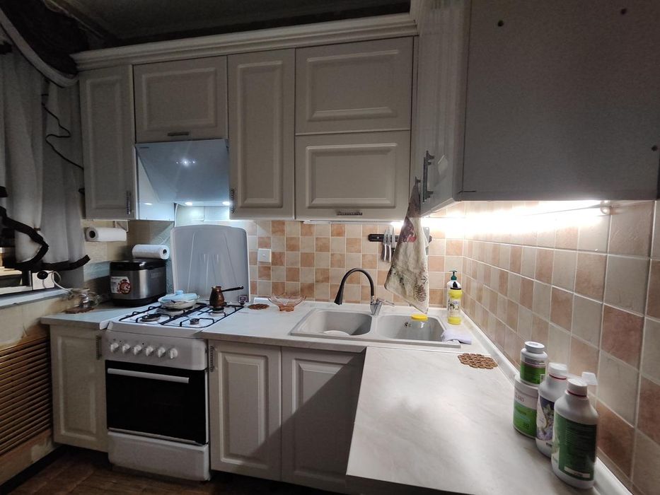 Продаётся 3х комнатная квартира старого типа