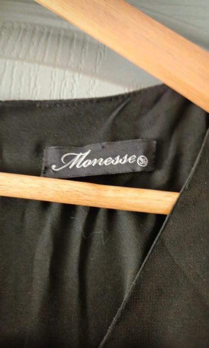 Rochie de ocazie neagră, cu mâneci clopot