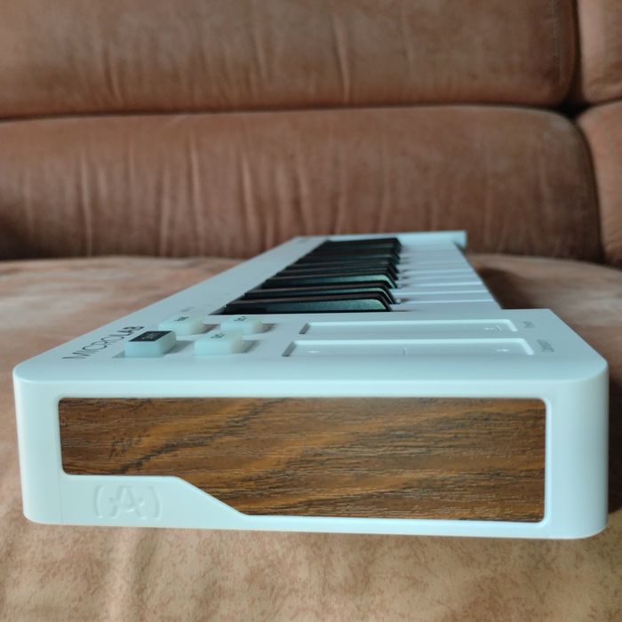 MIDI-клавиатура Arturia MicroLab (White) — Новая