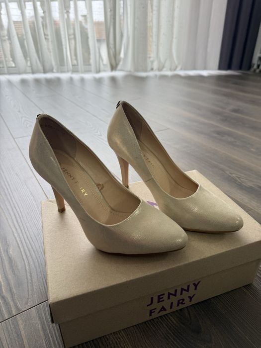 Обувки размер 38.5