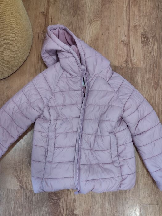 Подарявам яке за момиче