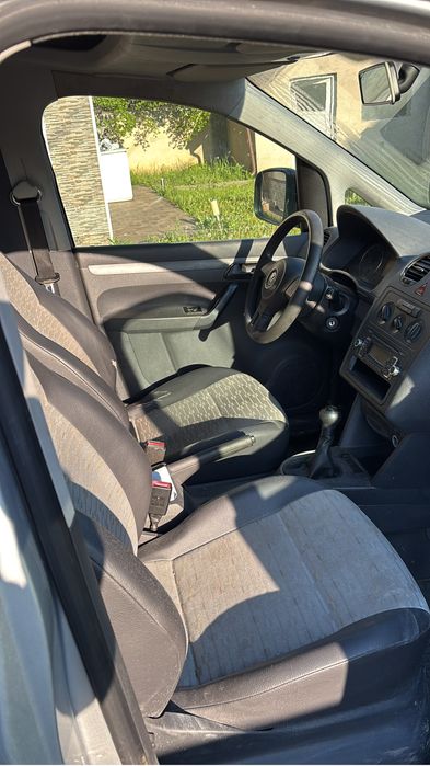 Vand autoutilitare Vw cady in stare buna de fumctionare .