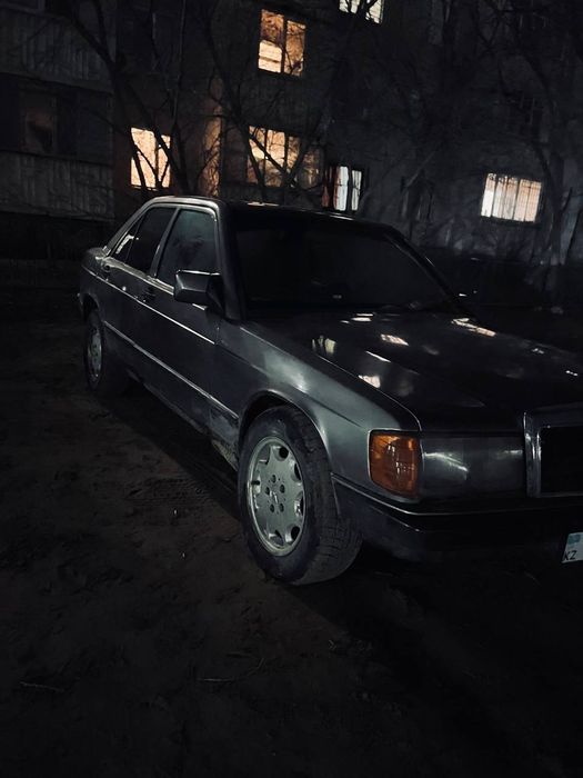 Мерседес бенз е190 2литра 4ступка