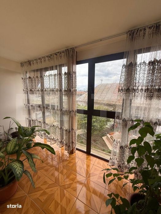 Casa de vanzare, la 11 km de Targu Jiu