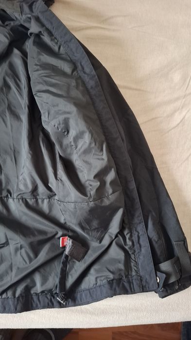 Scurtă impermeabilă THE NORTH FACE femei (de iarnă)