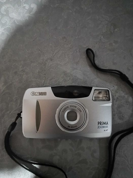 Фотоапарат- Canon zoom 65