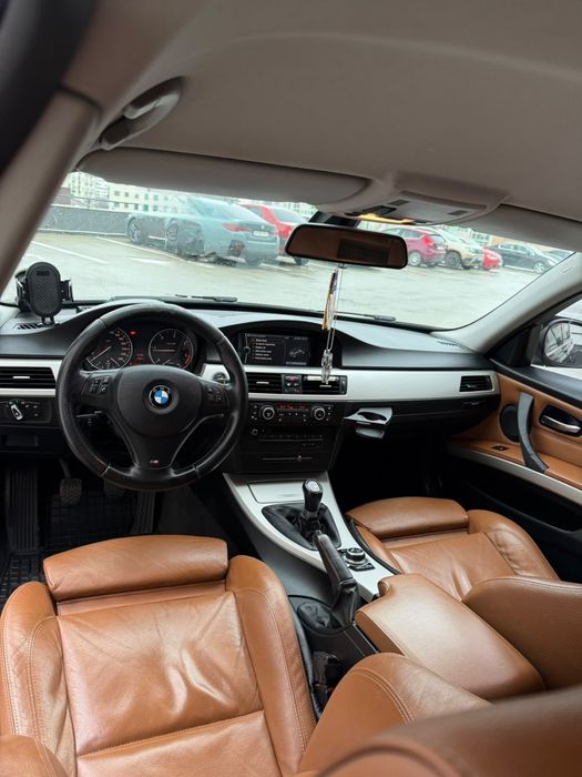 BMW 3 Series 2011 — imagine 5