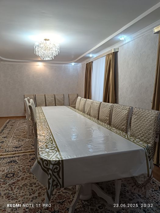 Стол орындыктарымен