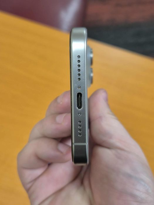 iPhone 15 pro max като нов !