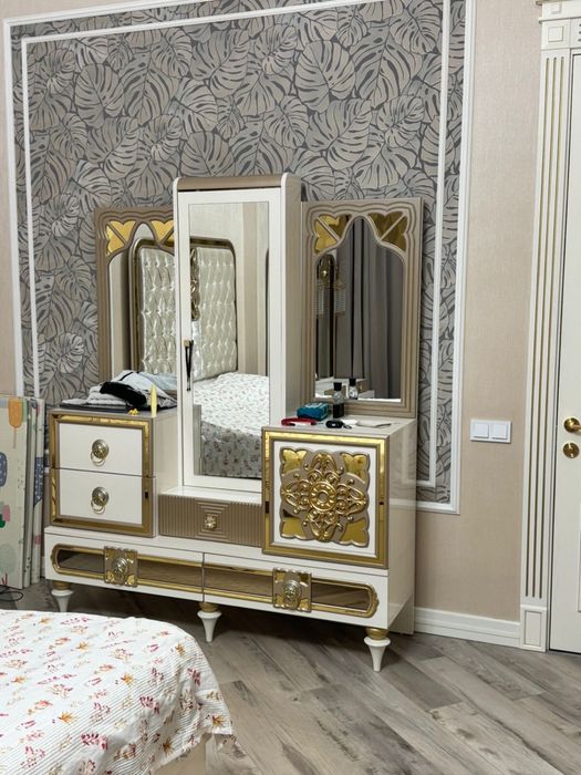 Срочно продам спальный гарнитур