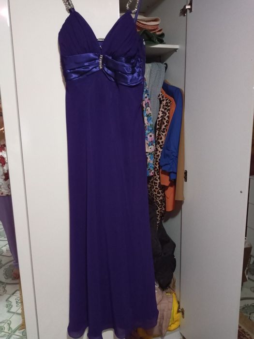 Vând rochii superbe